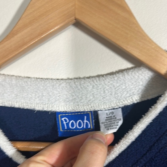 Tigger Winnie the Pooh Classic Blue V-Neck Fleece with Embroidered Logo‎ Vintage - Picture 2 of 4
